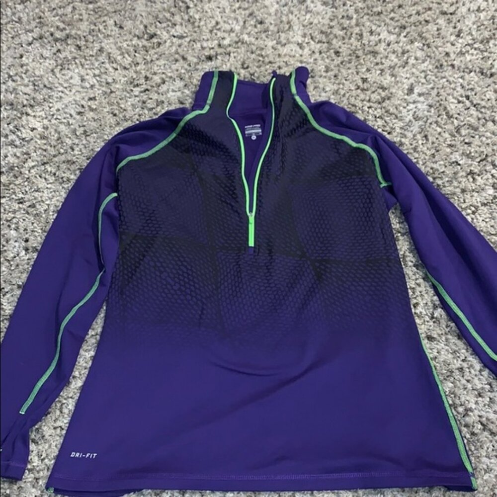 Nike Pro women’s 1/2 zip